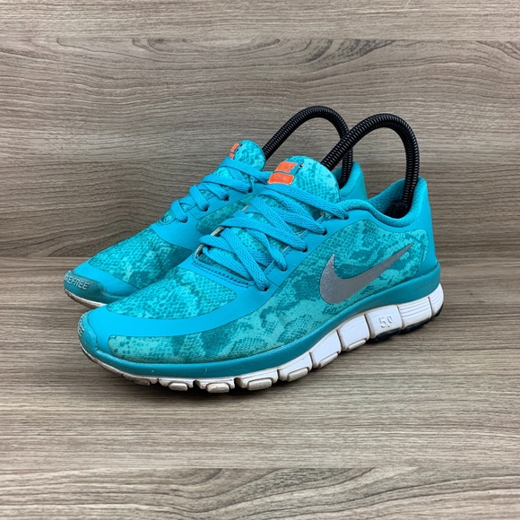 Nike Shoes - Nike Free 5.0 V4 Running Shoe..😃